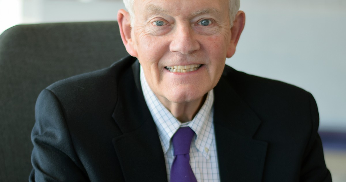 Northwestern Magazine A Northwestern Legend Retires