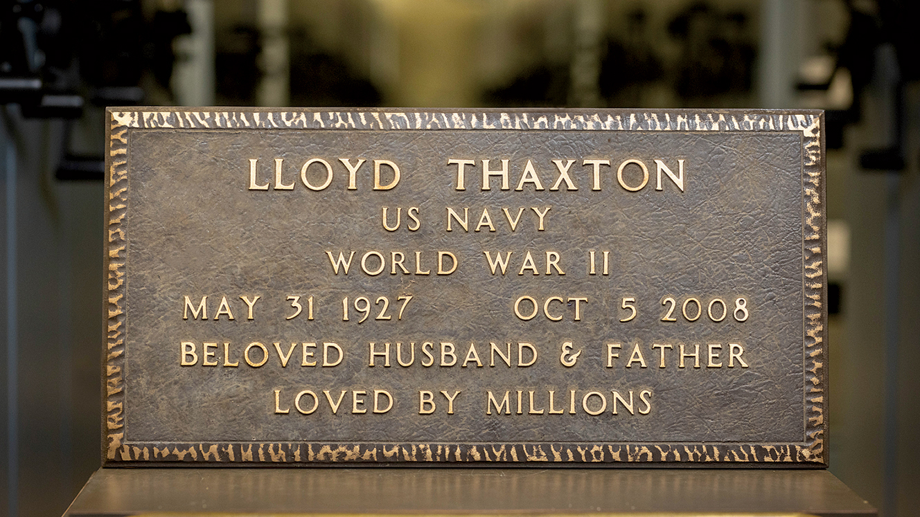 Lloyd Thaxton's grave marker